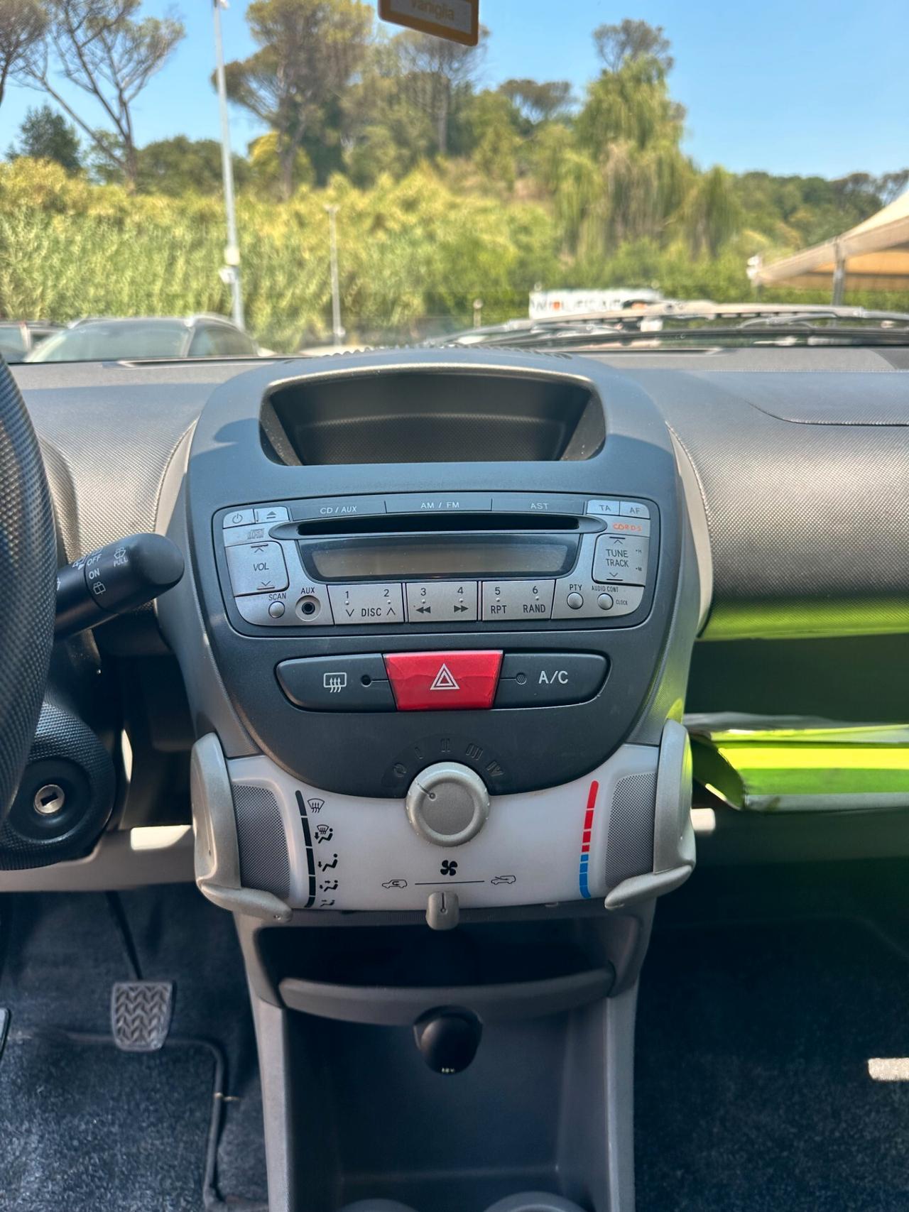 Peugeot 107 1.0 68CV 5p. UNIPRO
