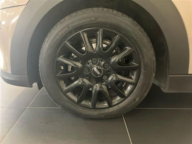 MINI Mini 5 Porte 1.5 Twin Power Turbo Cooper Essential