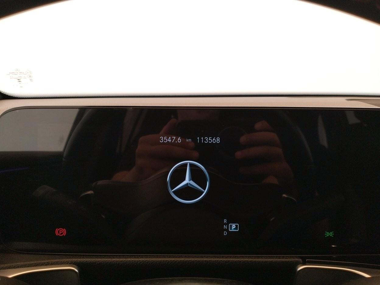 MERCEDES-BENZ GLB 200d Premium AMG line 4matic auto
