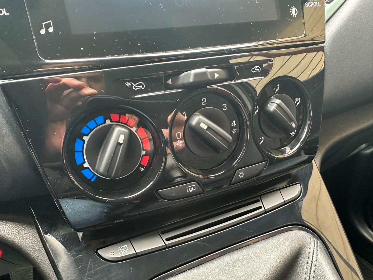 Lancia Ypsilon 1.0 FireFly 5 porte S&S Hybrid Gold
