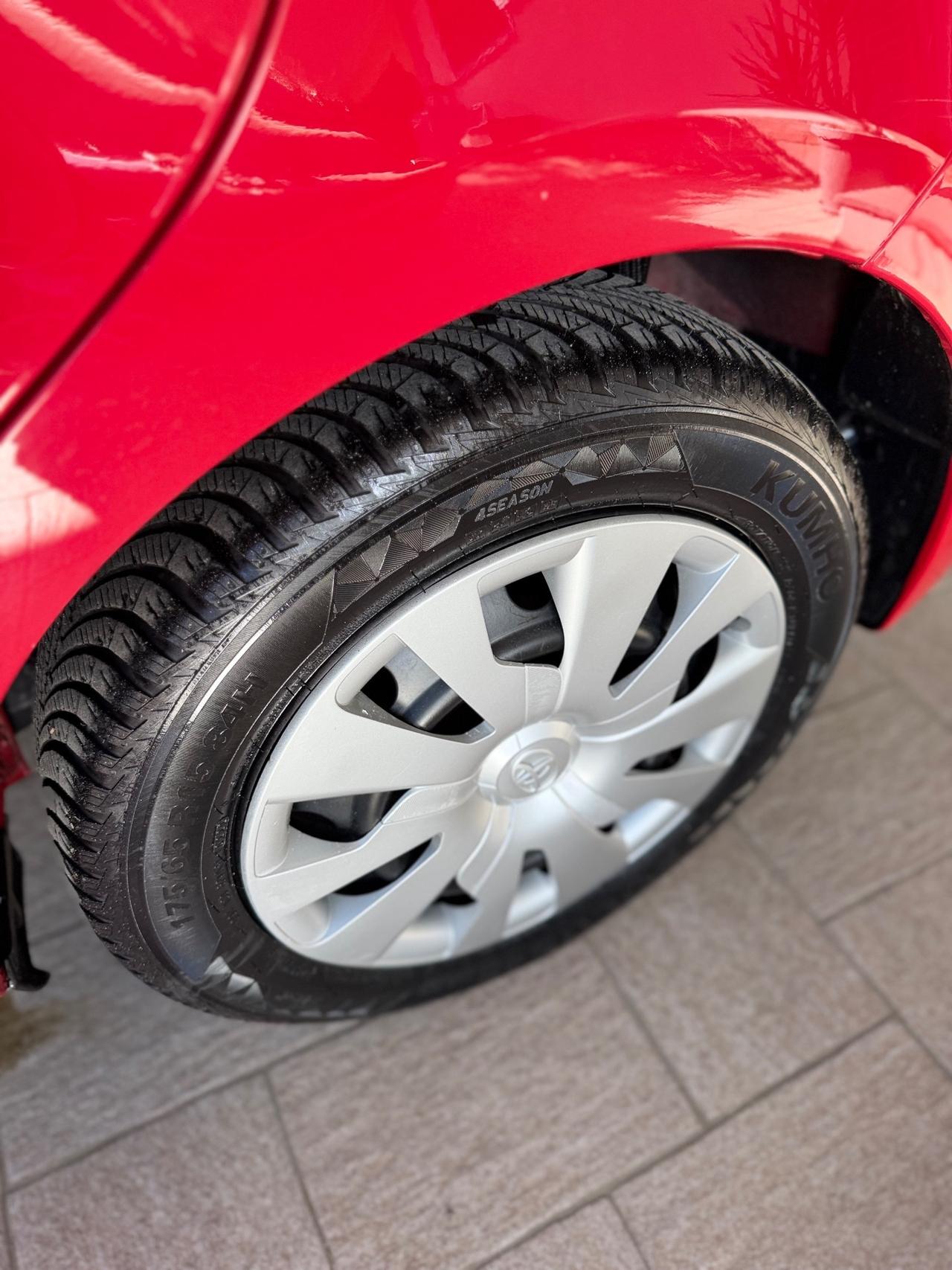 Toyota Yaris 1.0 5 porte Lounge