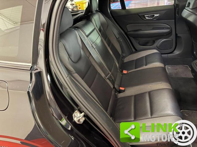 VOLVO V60 D3 Geartronic R-design - IVA -FULL- GANCIO -24MESI