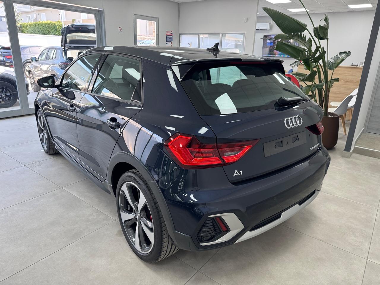 Audi A1 citycarver 30 TFSI S tronic Identity Contrast