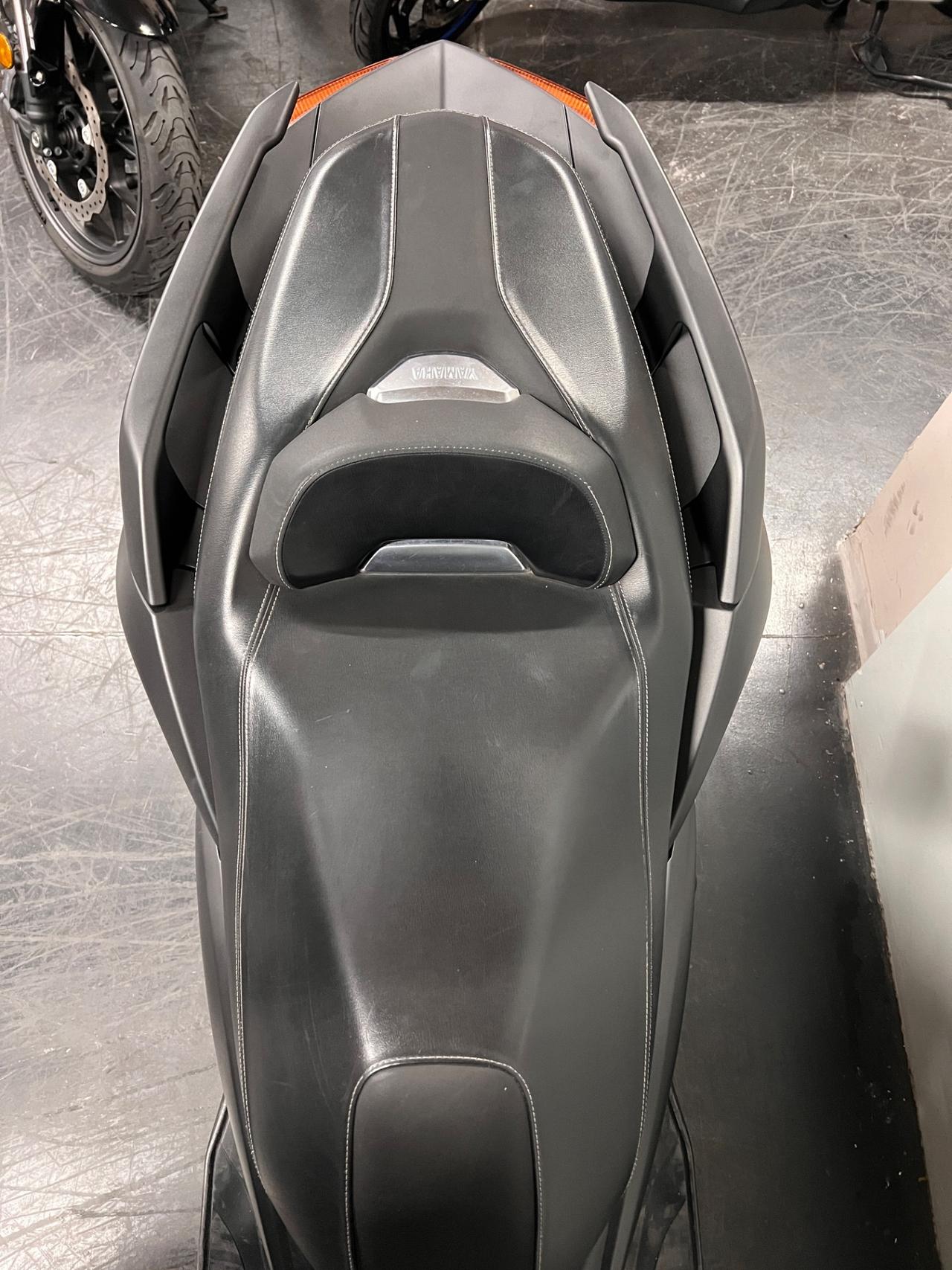 Yamaha X-Max 125