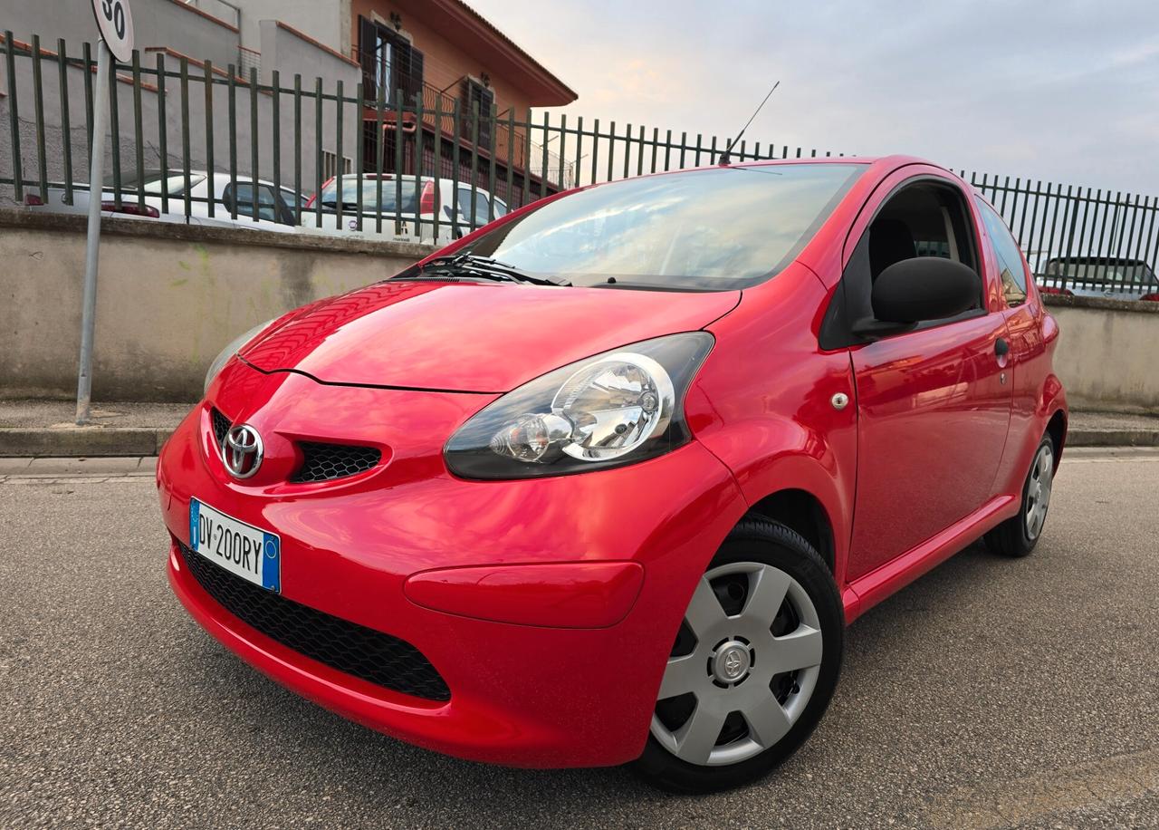 TOYOTA AYGO 1.0B CON SOLI 154.000KM DA VETRINA