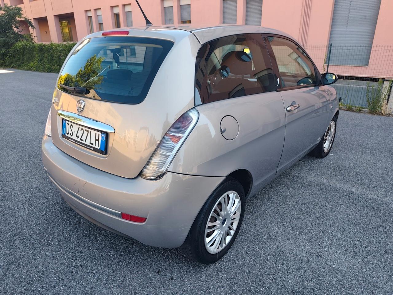 Lancia Ypsilon 1.2 Benz neopatentati