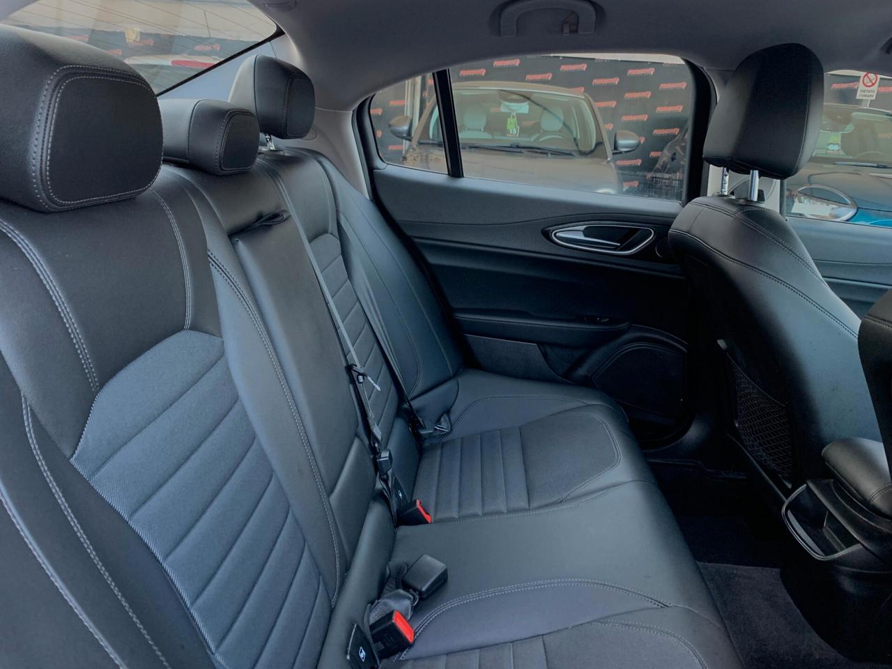 Alfa Romeo Giulia 2.2 Turbodiesel 180 CV Business Sport