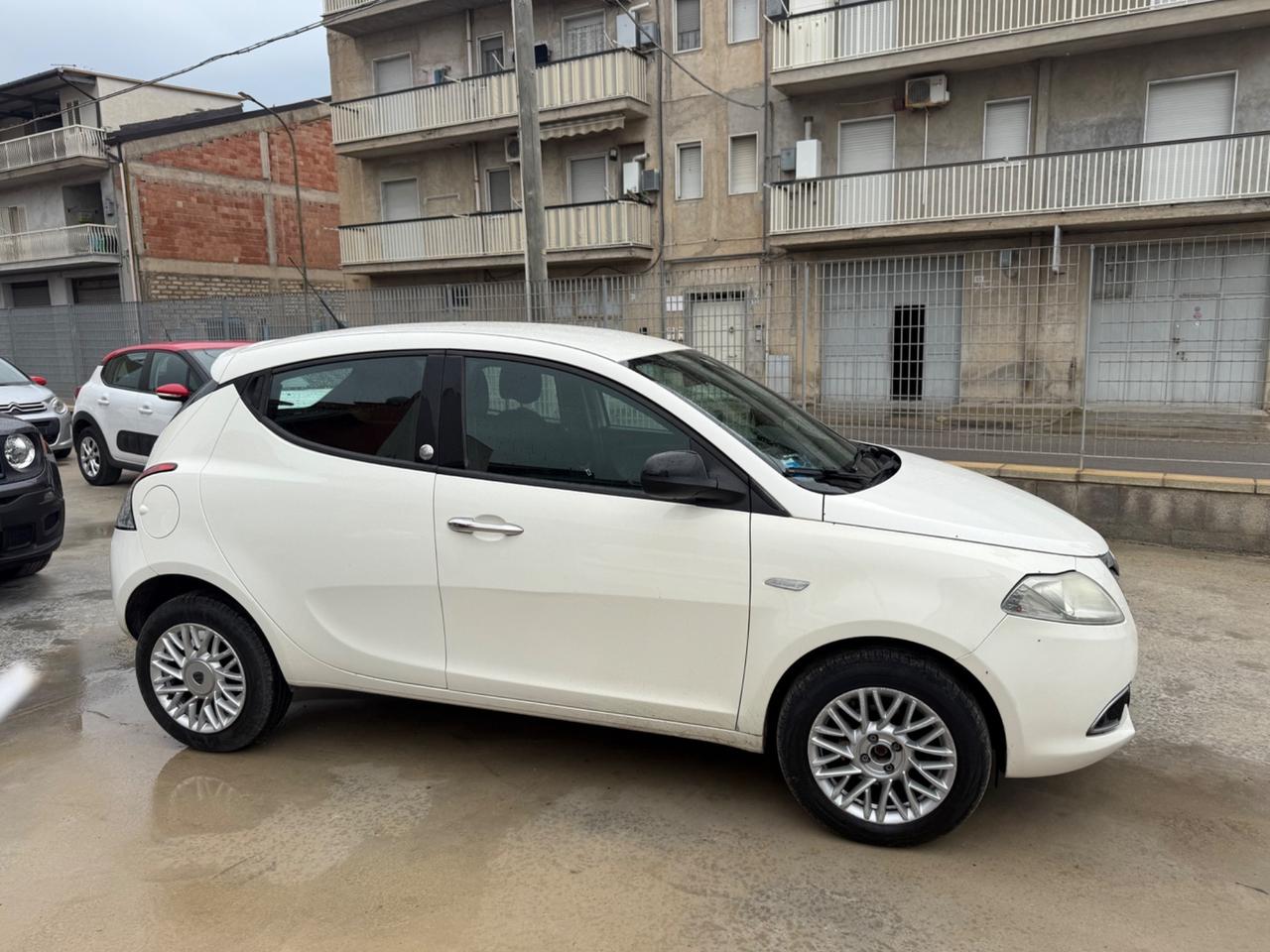 Lancia Ypsilon 0.9 TwinAir Ecochic Silver
