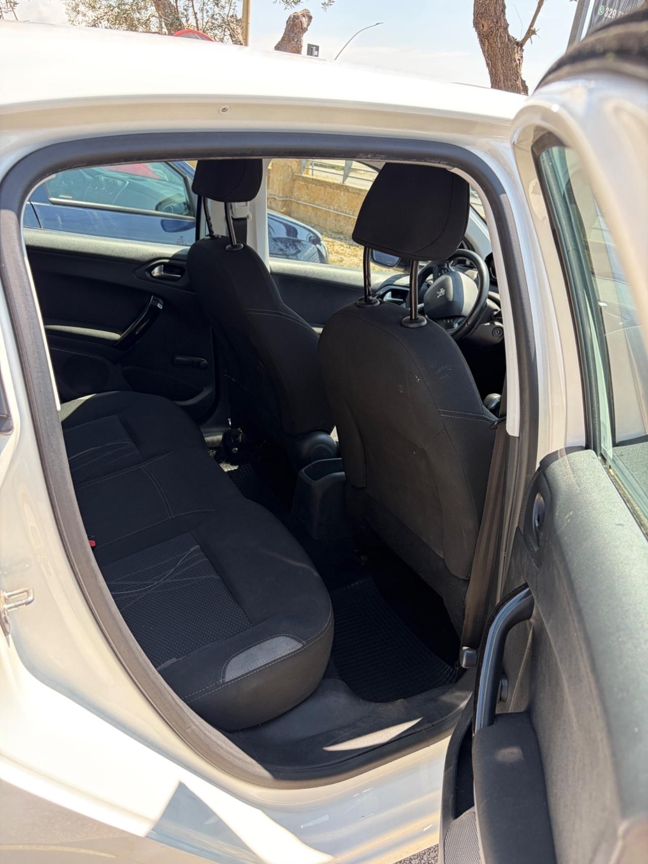 Peugeot 208 PureTech 68 5 porte Active km 130000 ufficiali