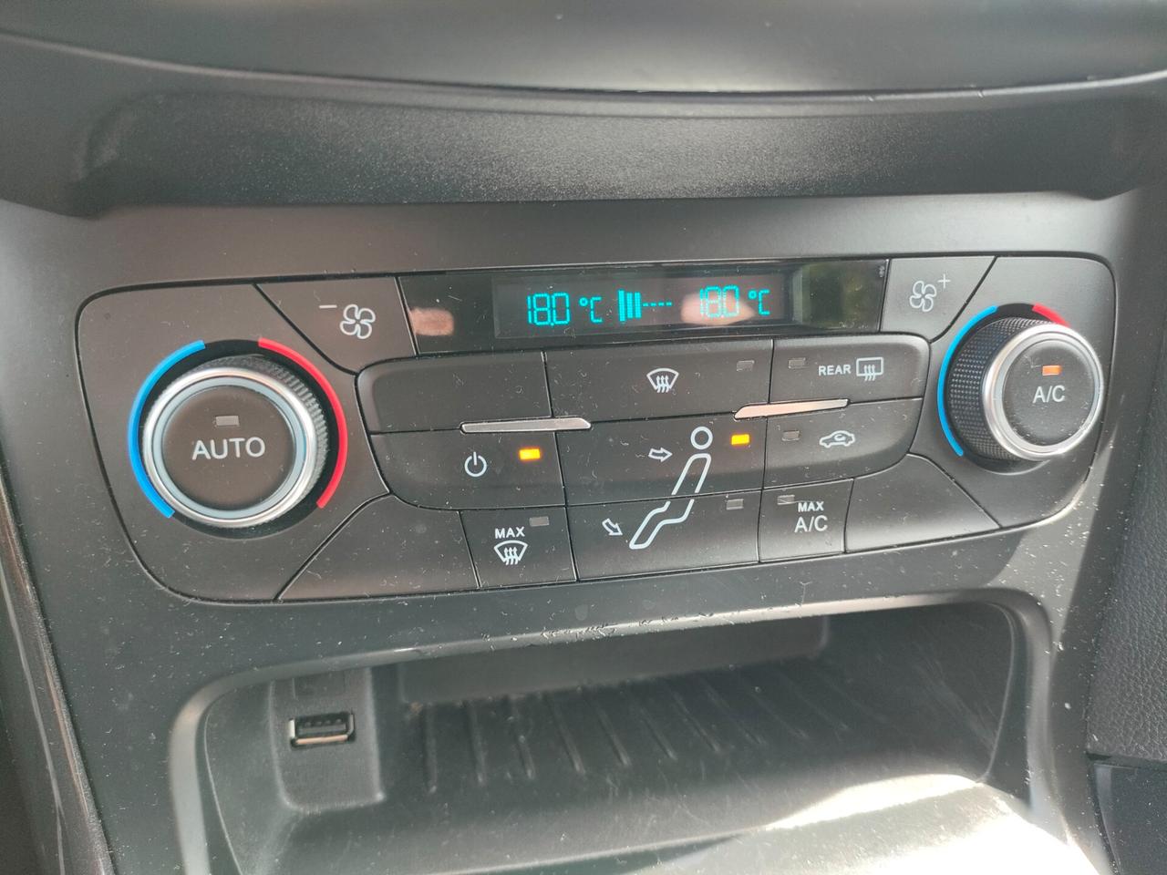 Ford Focus 1.5 TDCi 120 CV Start&Stop Powershift SW Titanium