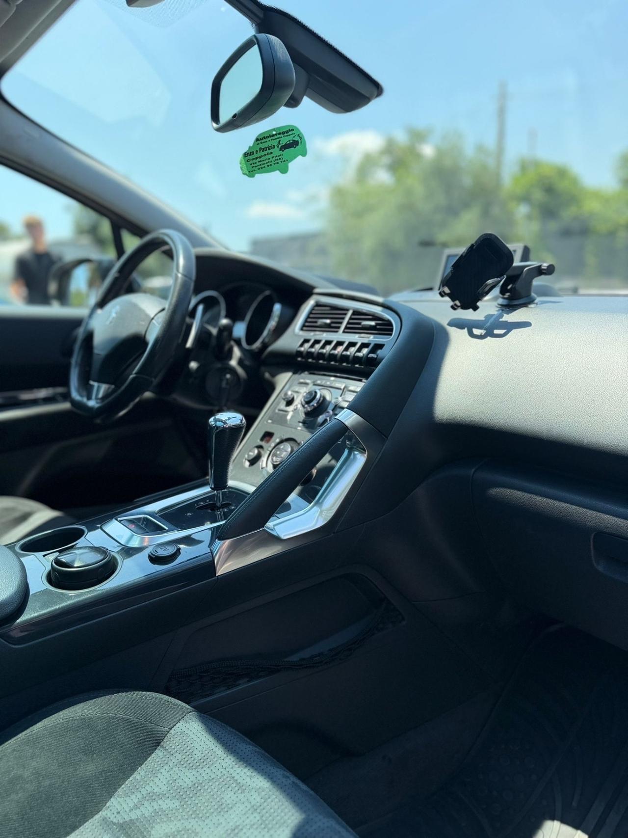 Peugeot 3008 1.6 e-HDi 112CV cambio robotizzato S.&S. Premium