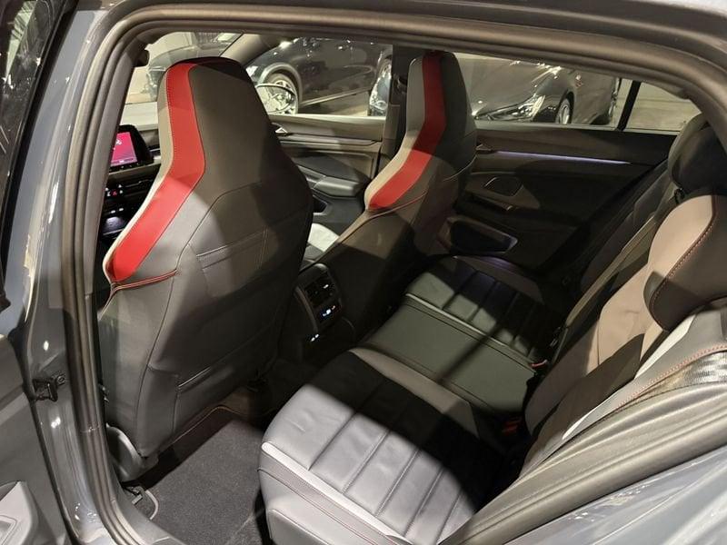 Volkswagen Golf GTI 2.0 TSI GTI