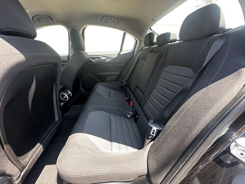 Alfa Romeo Giulia 2.2 Turbo AT8 160CV Business