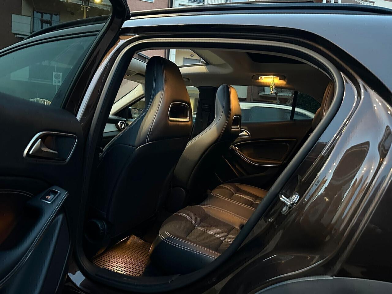 Mercedes-benz GLA200d Automatic Premium ENDURO TETTO FULL