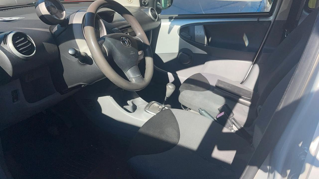 Toyota Aygo 1.0 12V VVT-i 5 porte Sol
