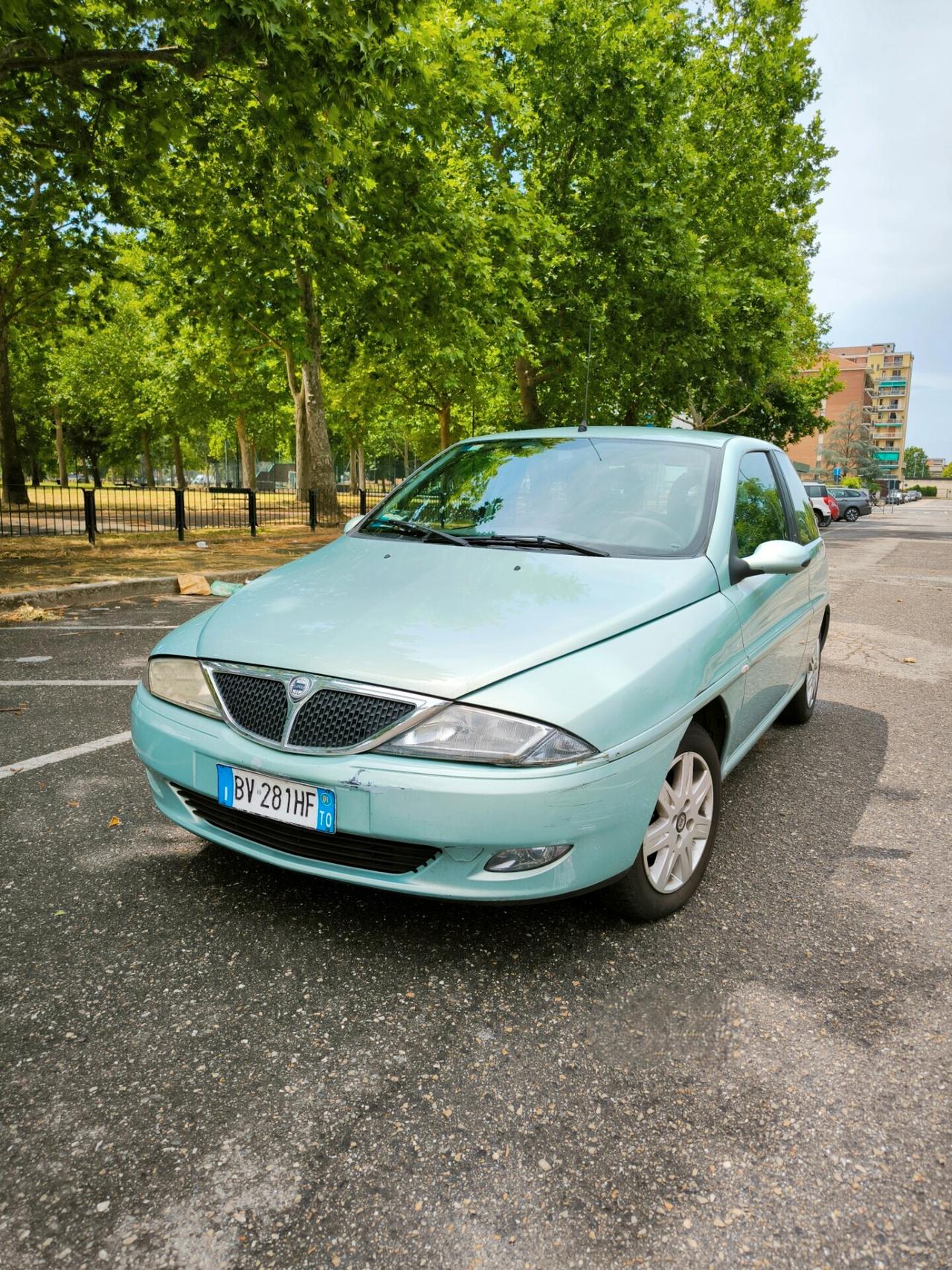 Lancia Y 1.2i 16V cat LX