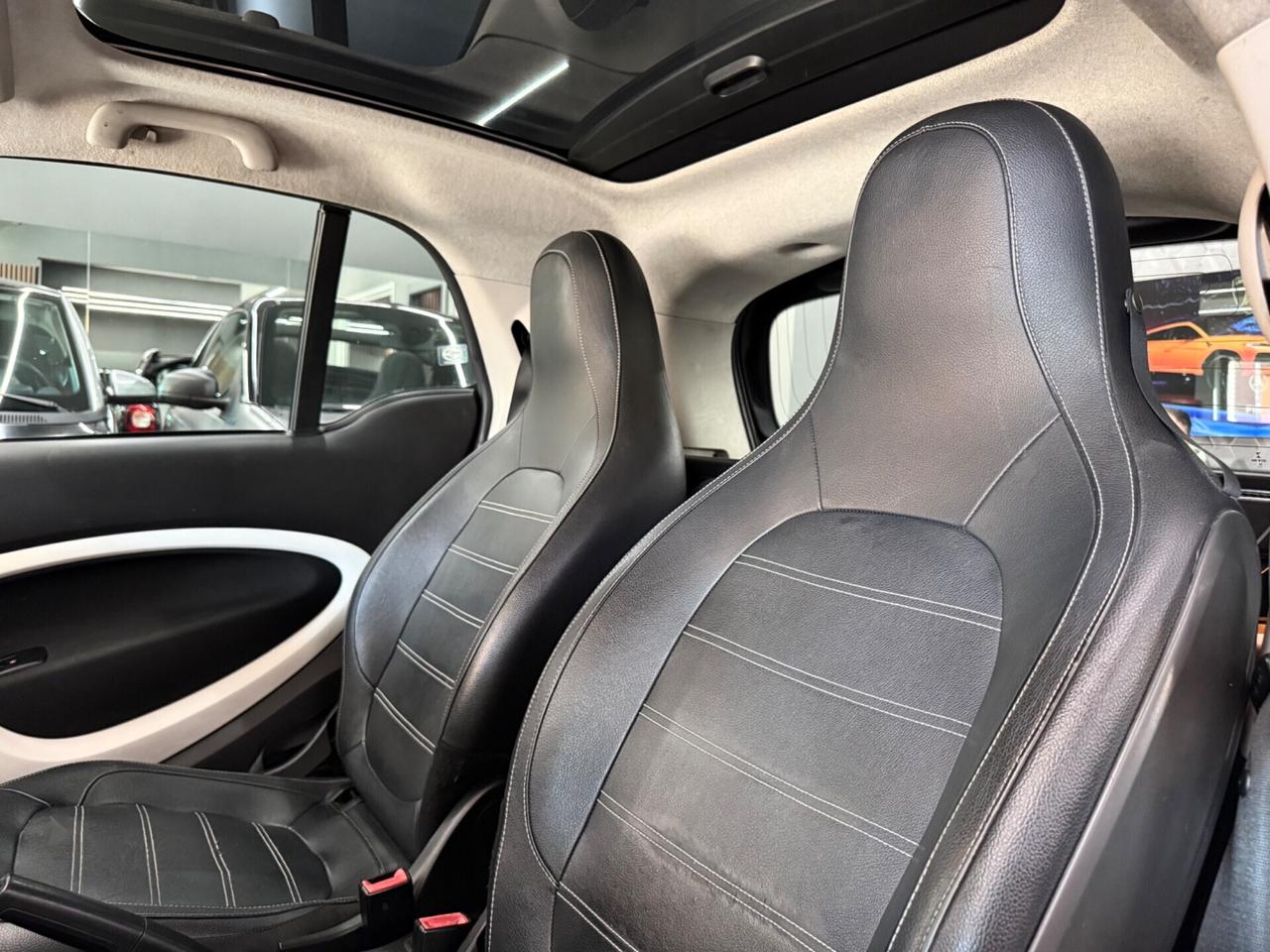 Smart ForTwo 70 1.0 Prime NAVI-KAMERA-LED Pronta consegna