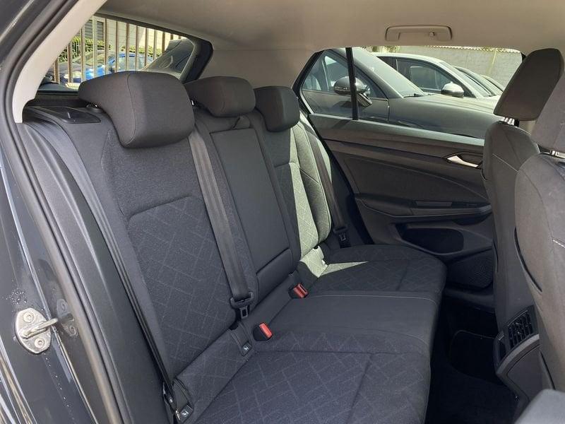 Volkswagen Golf 8 Life 2.0 TDI 116 CV