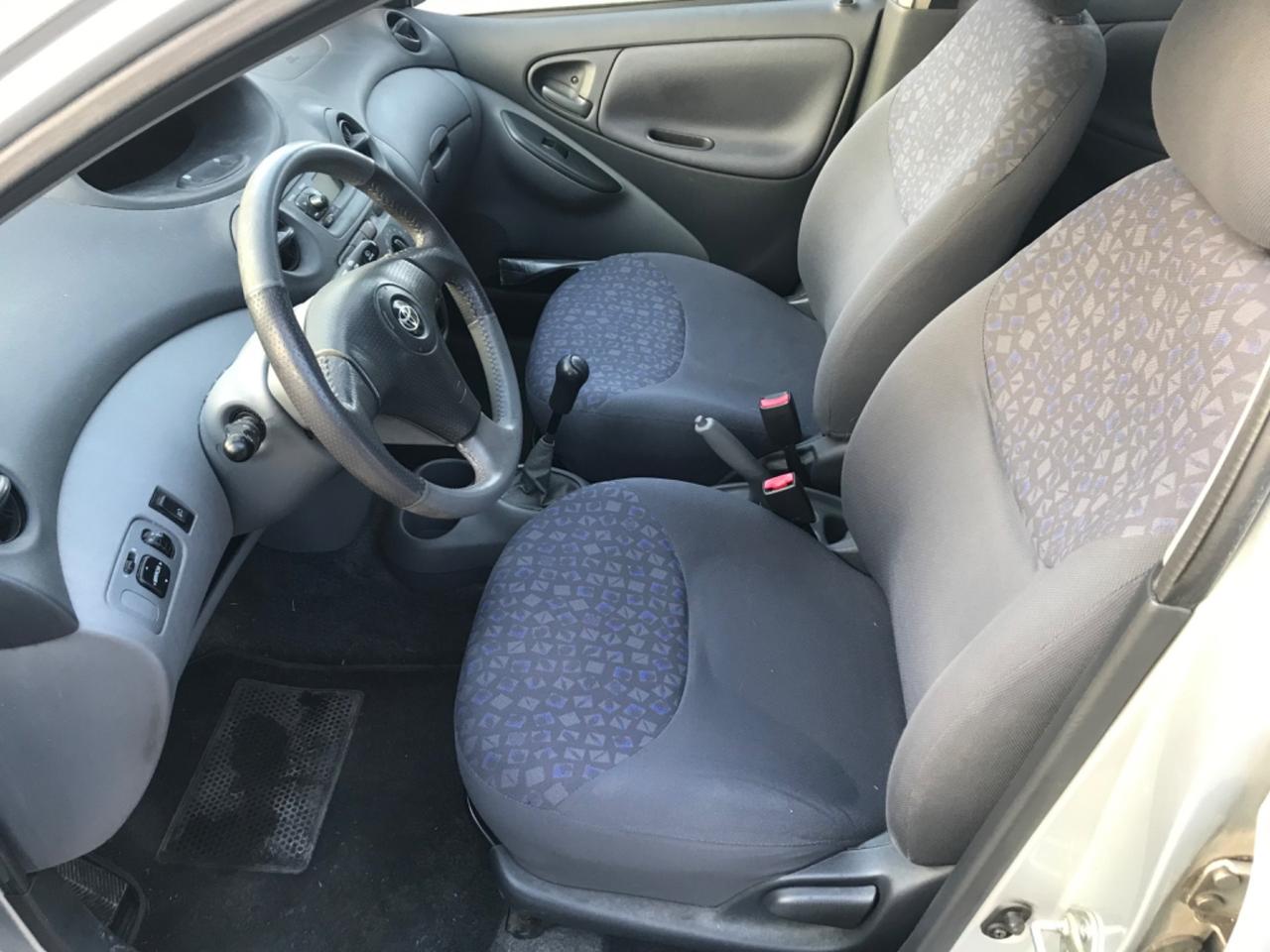 Toyota Yaris 1.3i 16V cat 5 porte Luna