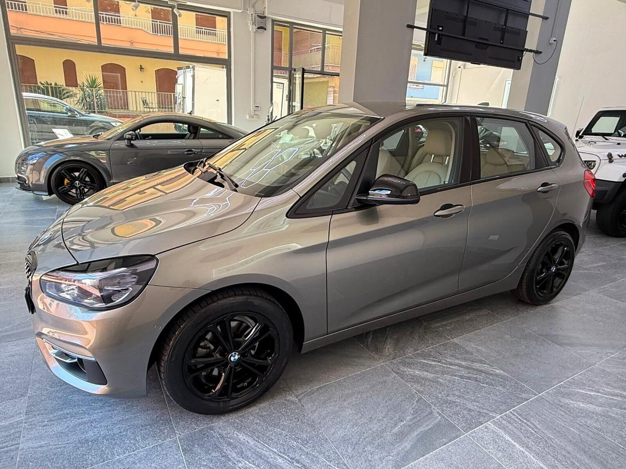 Bmw 2er Active Tourer 218d Luxury