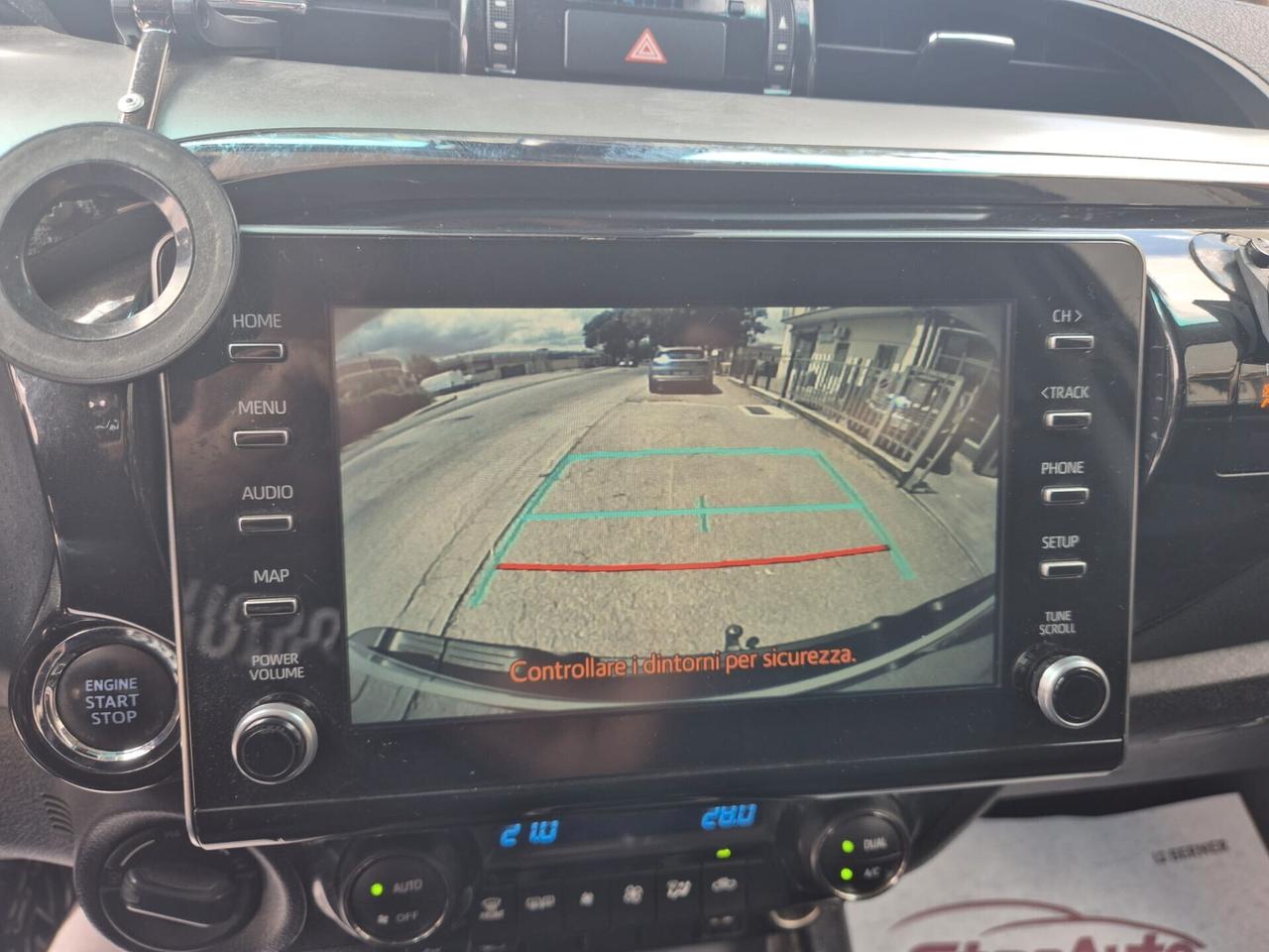 Toyota Hilux 2.4 D-4D A/T 4WD 4 porte Double Cab Lounge