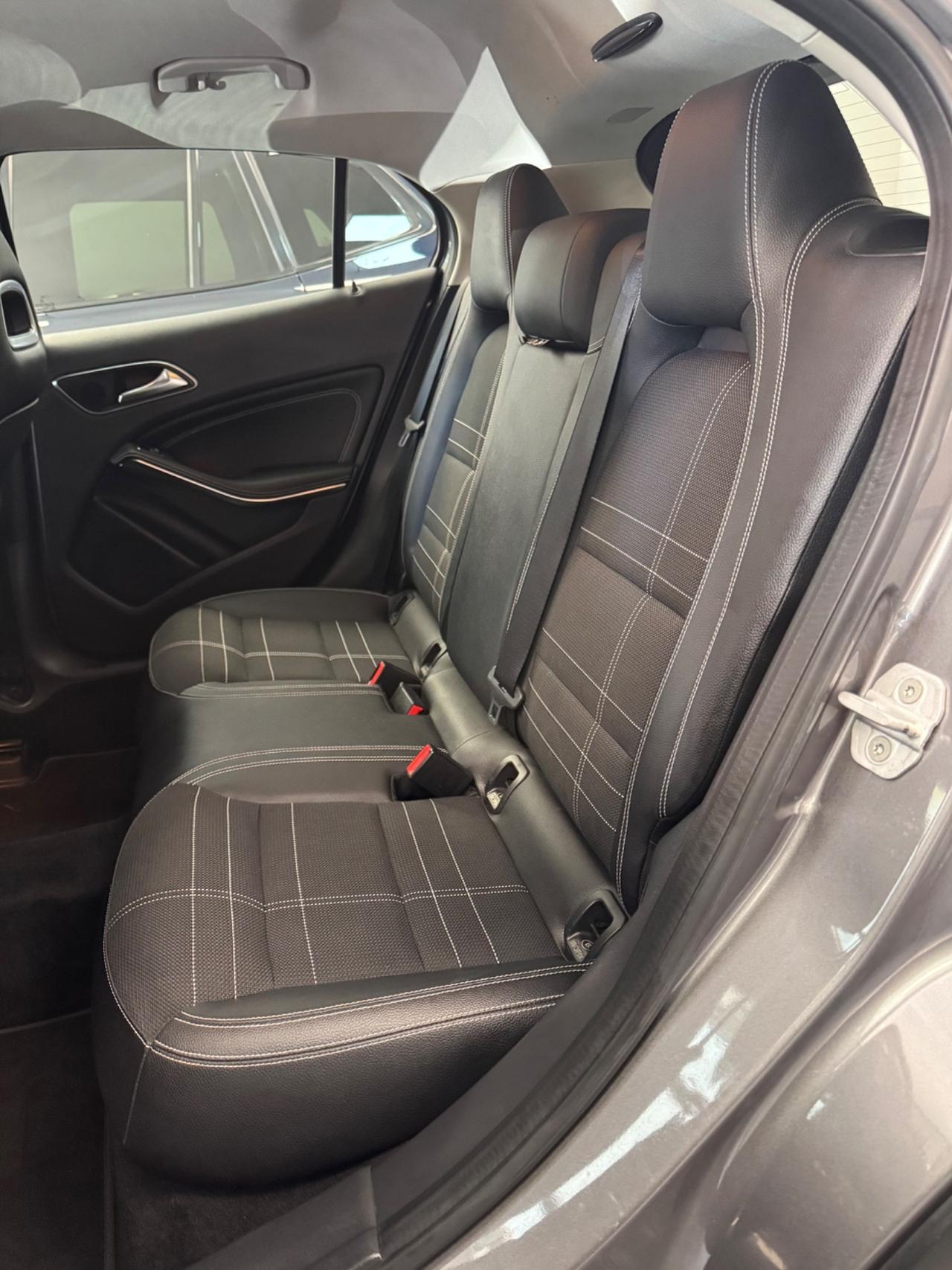 Mercedes-benz GLA 200 d Sport Finanziabile