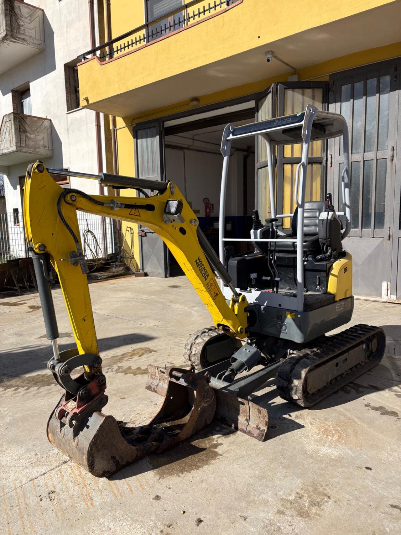 Mini Wacker Neuson EZ17
