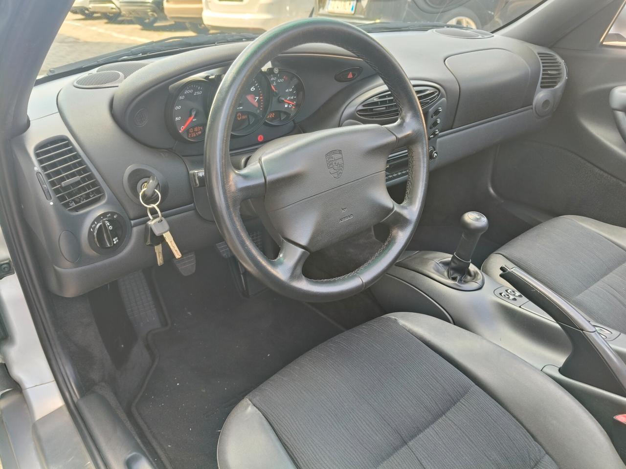 Porsche Boxster 2.5i 24V cat