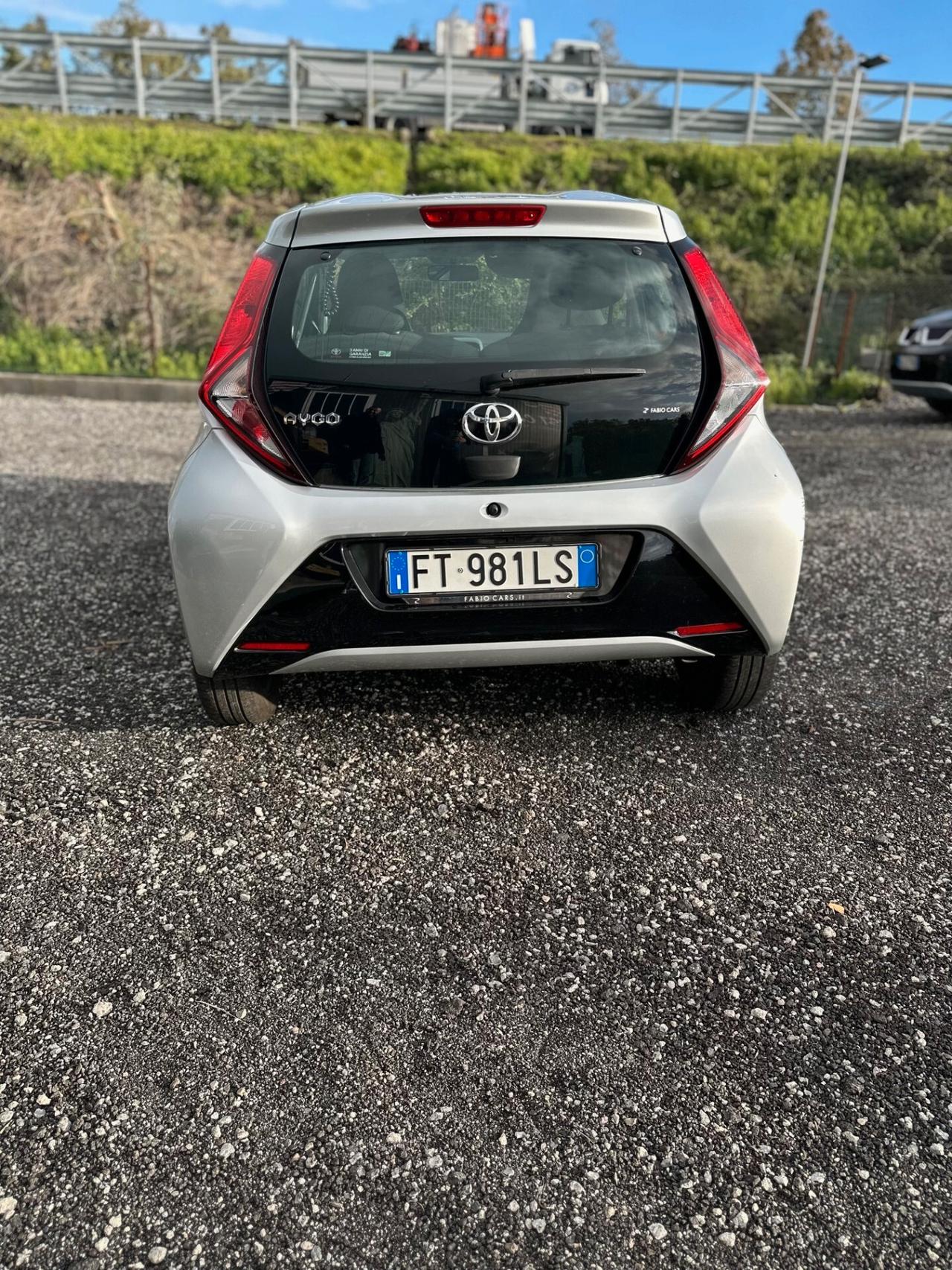 Toyota Aygo 1.0 VVT-i 72 CV 5 porte x-cite