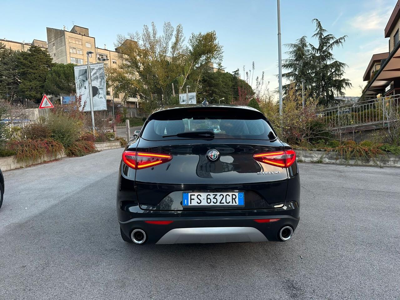Alfa Romeo Stelvio 2.2 Turbodiesel 180 CV AT8 RWD Super
