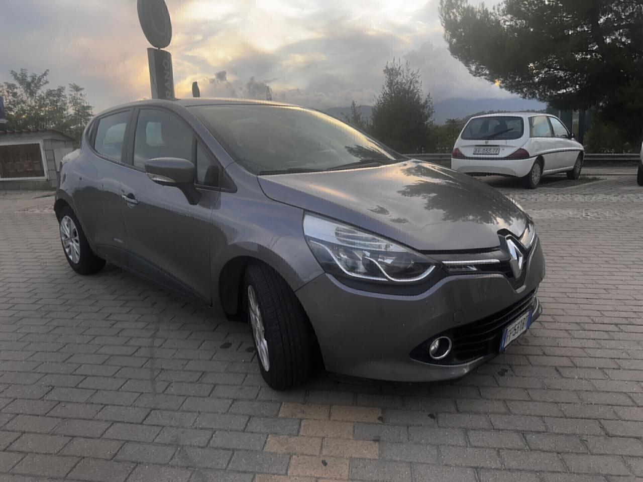 Renault Clio 1.5 diesel 75 cv neopatentati anno 2016