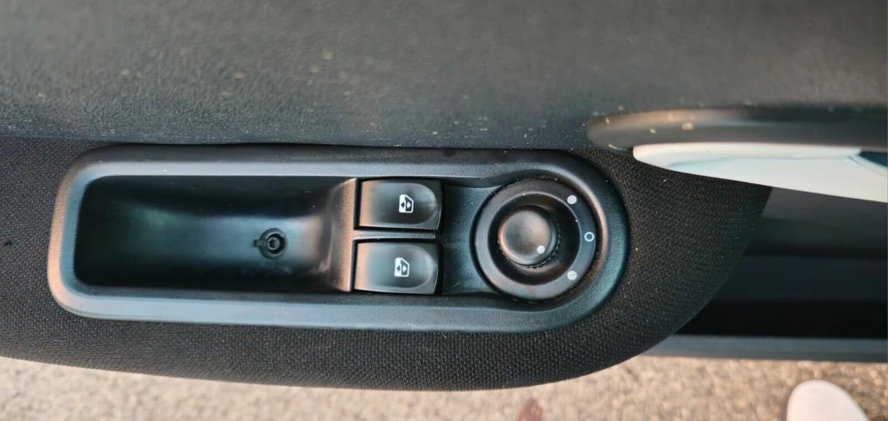 Renault Clio 1.2 75cv 5 porte Yahoo!