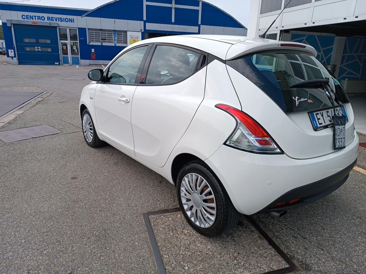 Lancia Ypsilon 1.2 69 CV 5 porte Elle