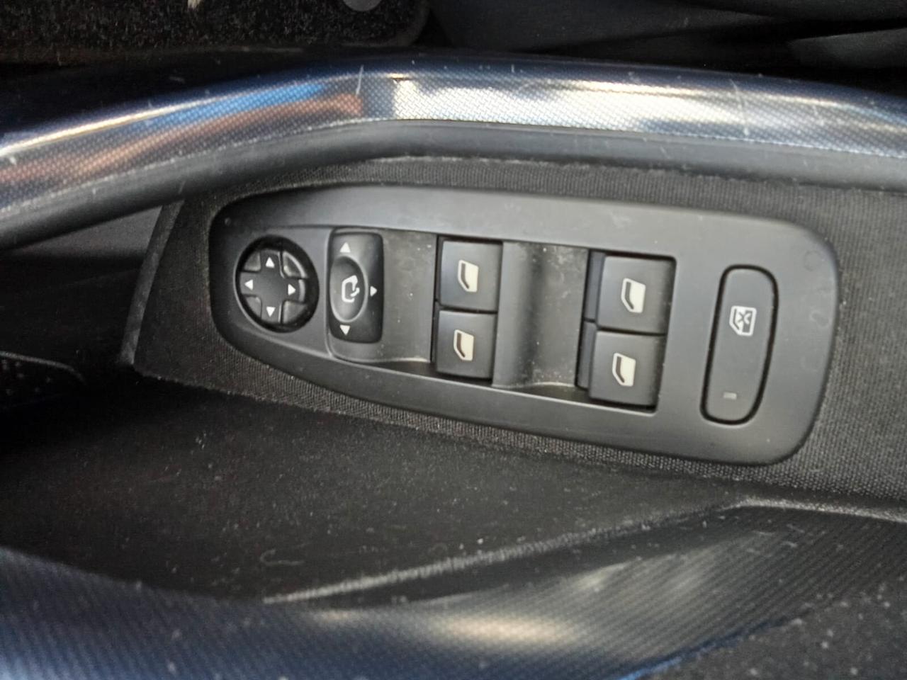Peugeot 2008 BlueHDi 100 Allure
