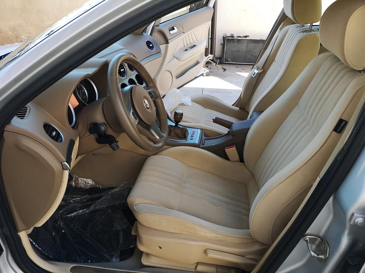 Alfa Romeo 159 2.4 JTDm 20V 210 CV Distinctive