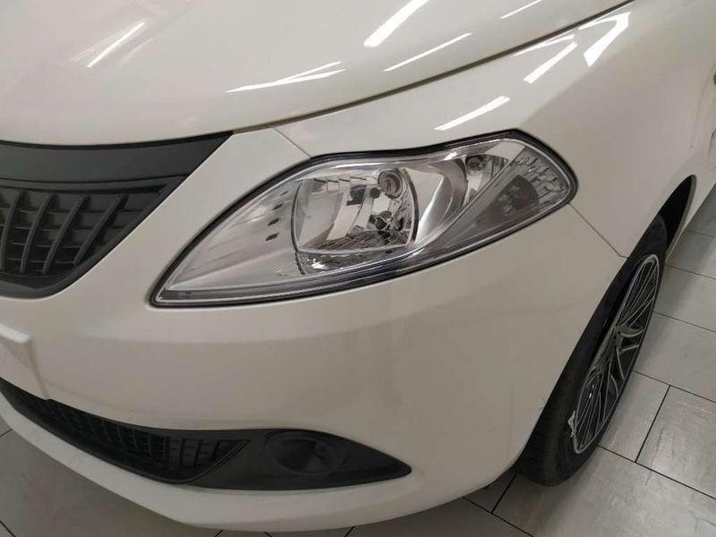 Lancia Ypsilon 1.0 firefly hybrid Silver Plus s&s 70cv