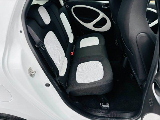SMART ForFour 1.0 70CV Passion UNICO PROPRIETARIO*INTERNI BIANCO