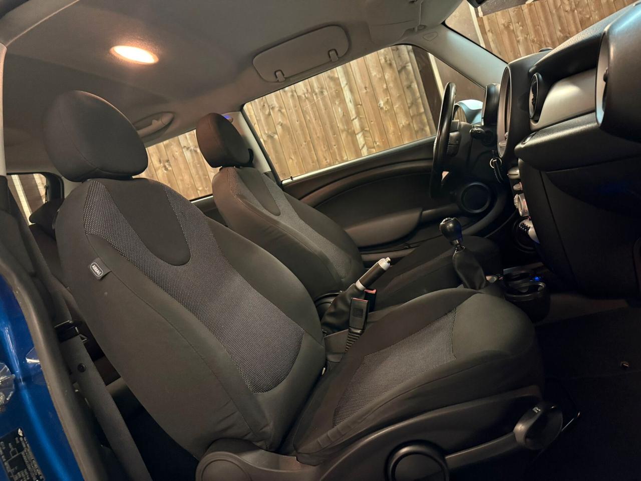 Mini Cooper D 1.6 109Cv