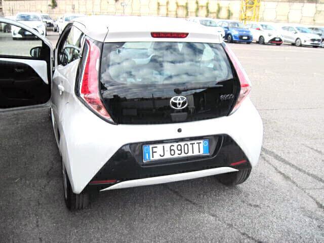 Toyota Aygo 1.0 VVT-i 69 CV 5 porte x-cool TSS FINANZIABILE NEOPATENTATI