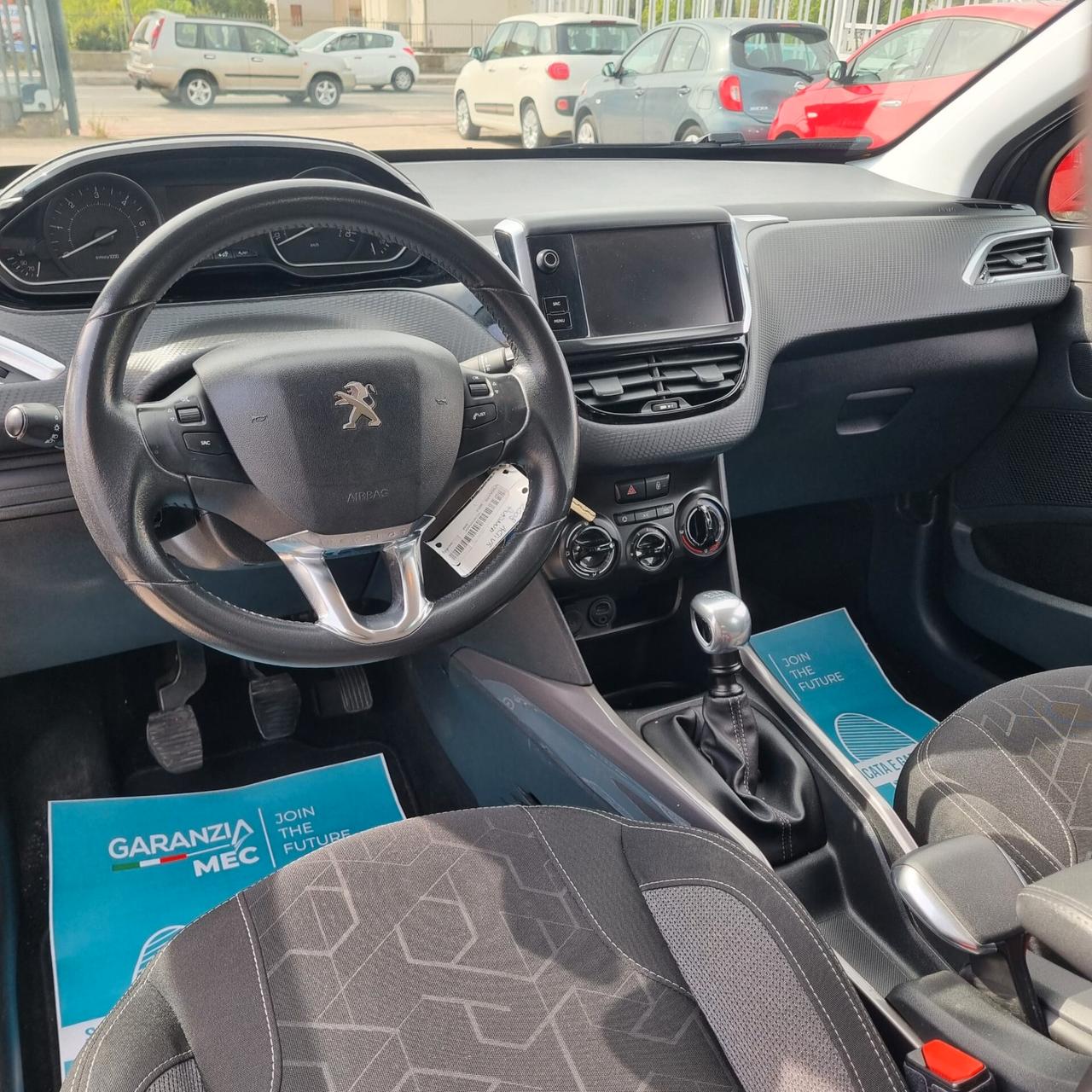 Peugeot 2008 BlueHDi 100 S&S Black Matt