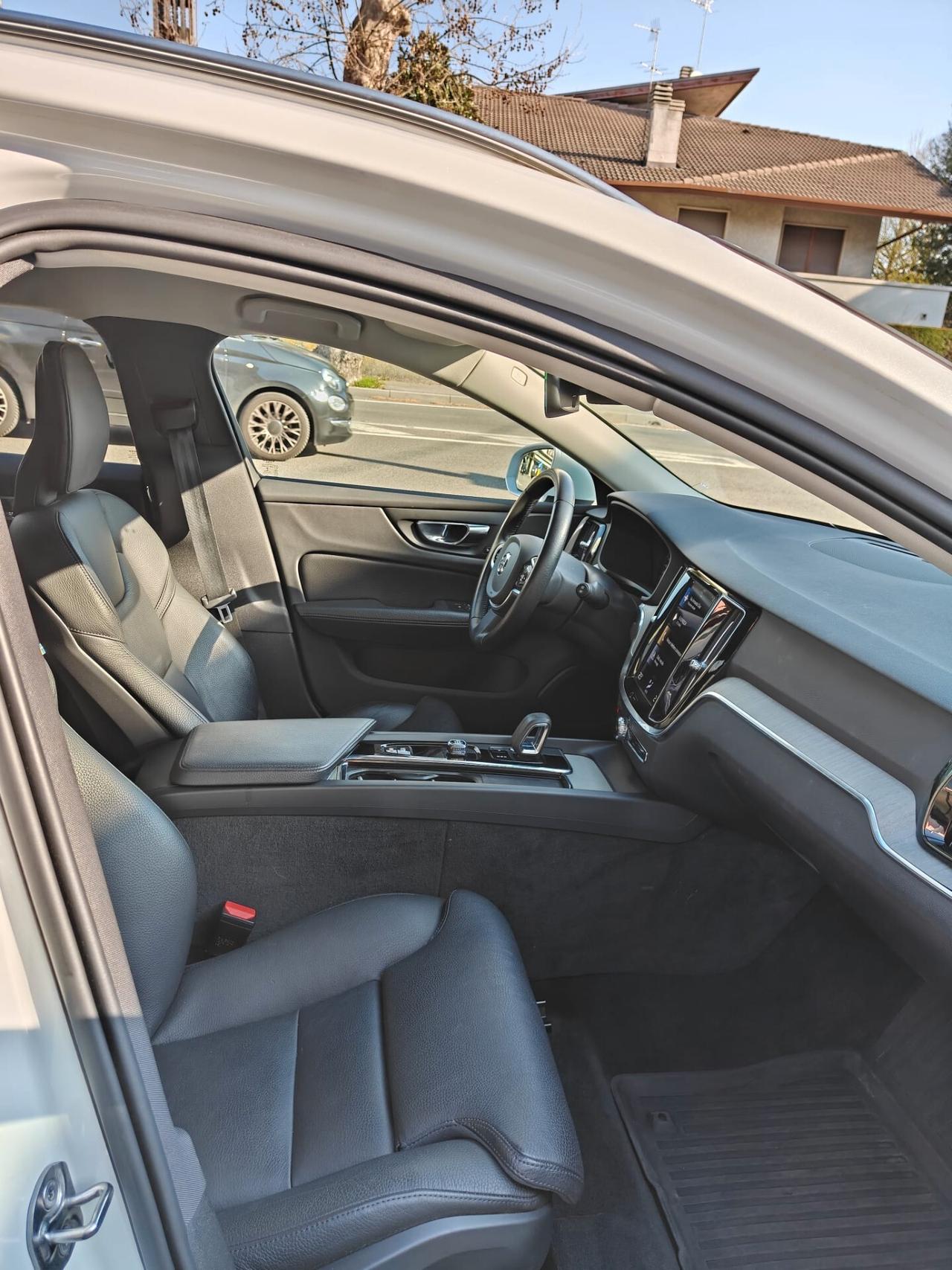 Volvo V60 Cross Country B4 (d) AWD automatico Plus