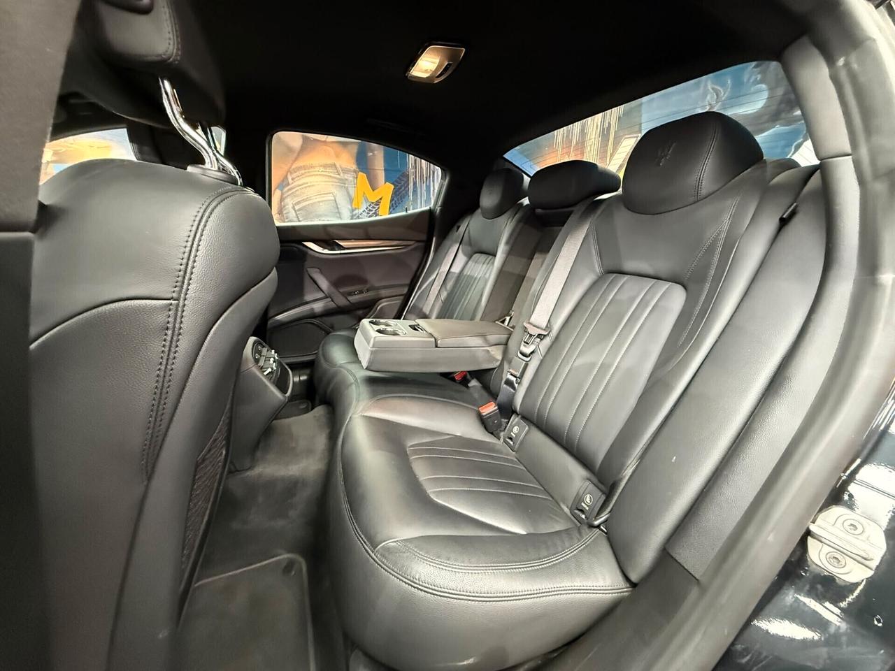 Maserati Ghibli 330 CV MHEV GT (721)