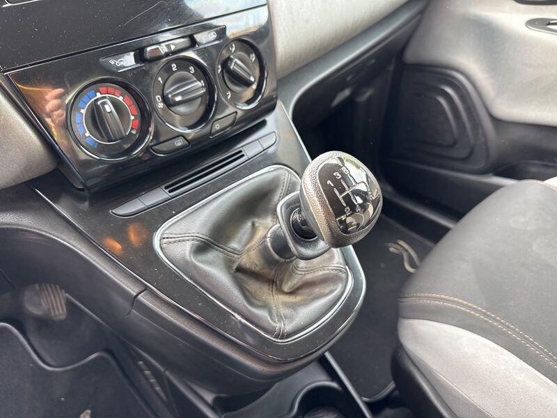 Lancia Ypsilon Ypsilon 1.2 8v Silver s/c.traz.,esp ecochic Gpl 69cv