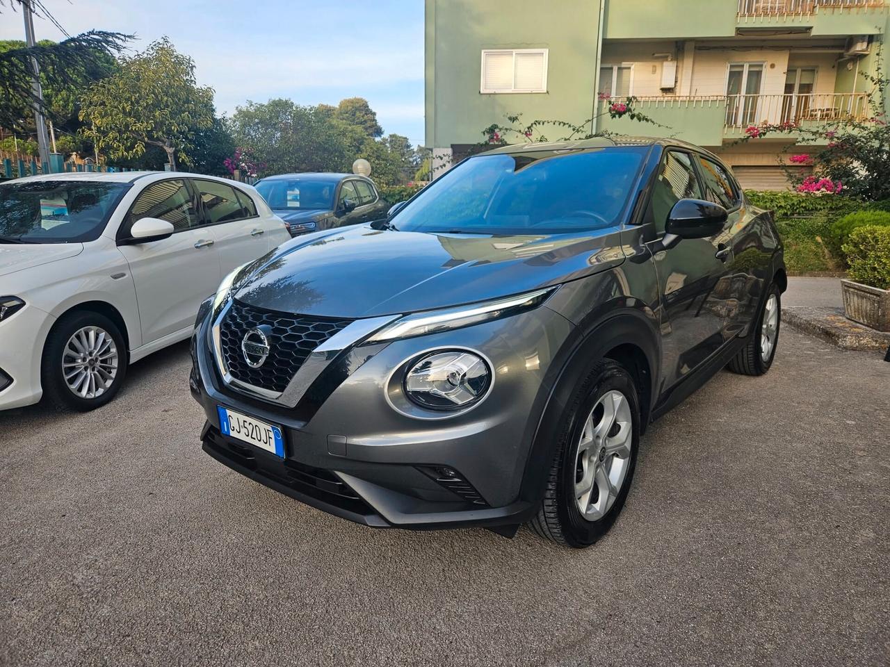 Nissan Juke 1.0 DIG-T 114 CV N-Connecta