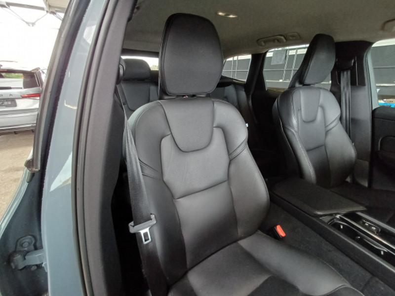 VOLVO XC60 B4 D AWD AUTOMATICO MOMENTUM SUV