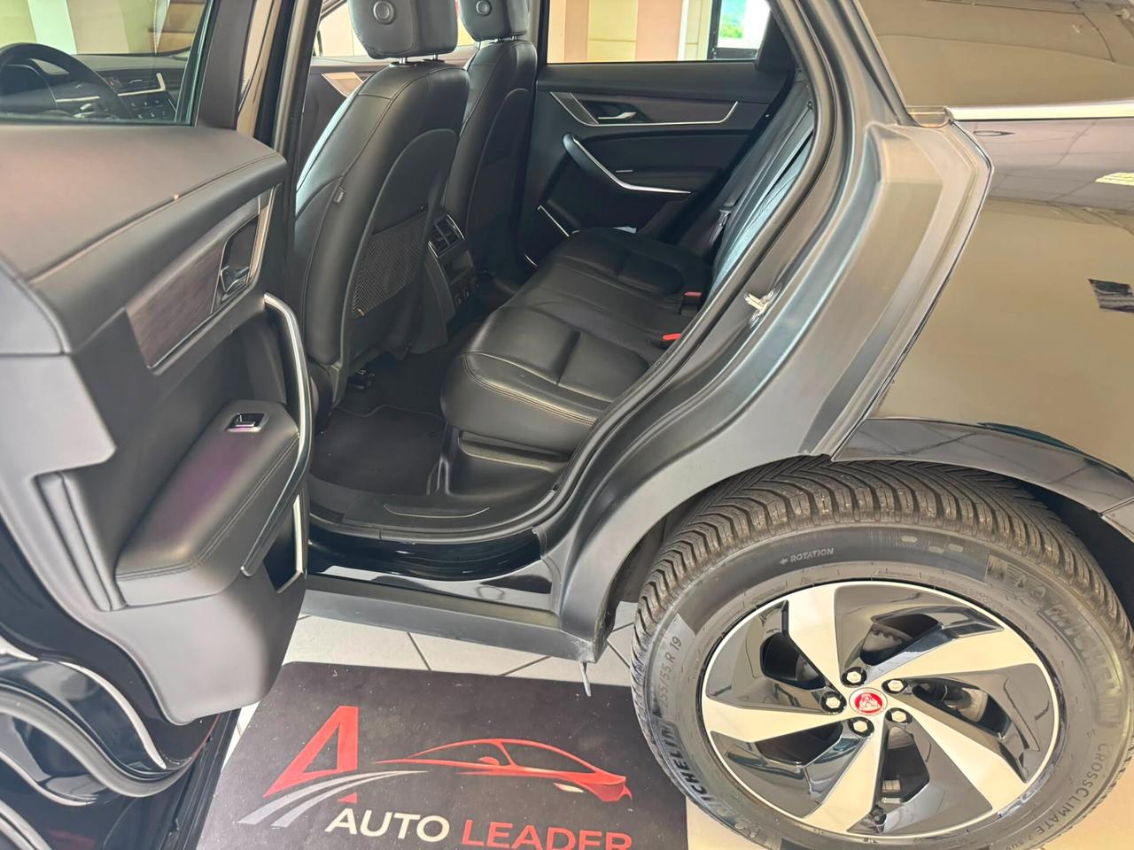 Jaguar F-Pace 2.0 D 204 CV AWD aut. R-Dynamic HSE