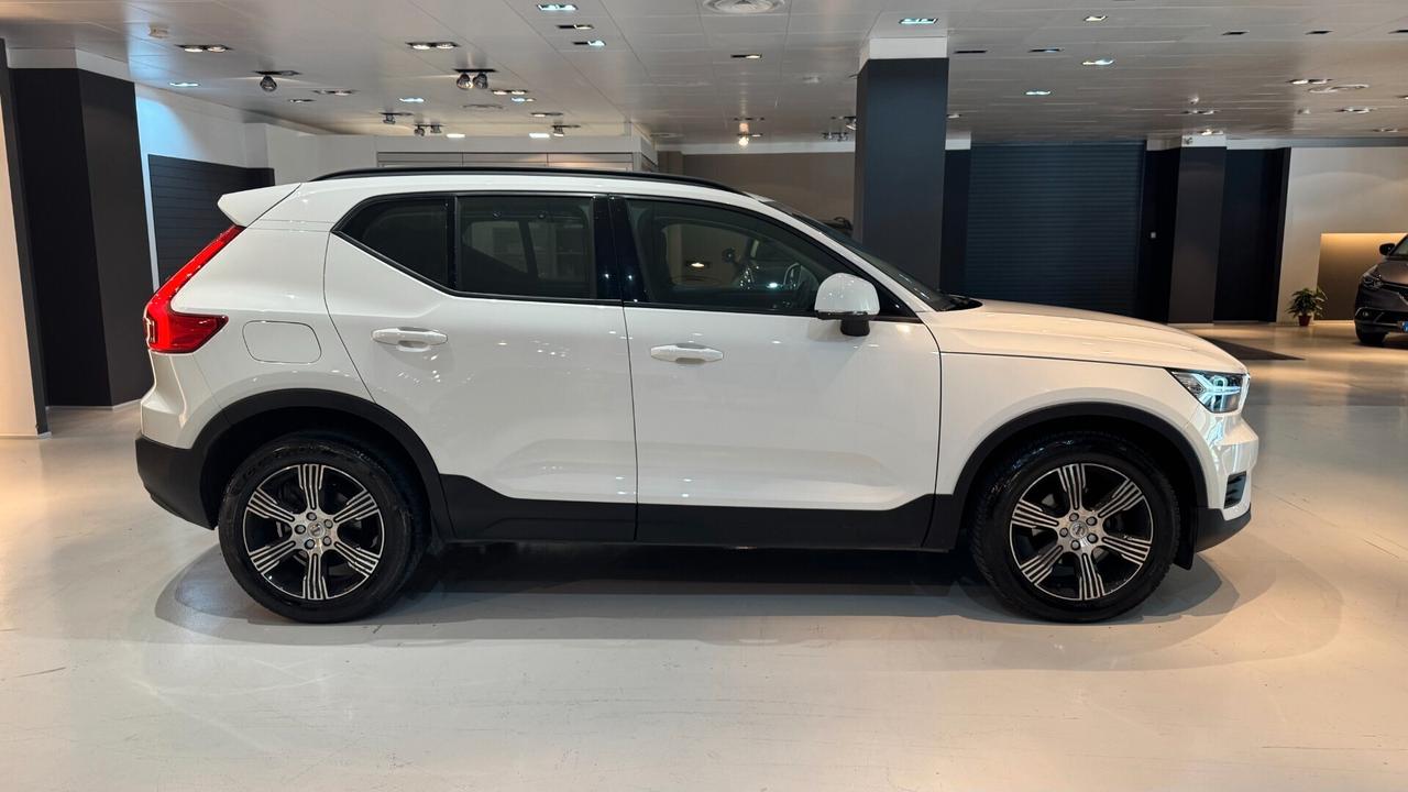 Volvo XC40 T2 1.5 140CV AUTOMATICO - 2021