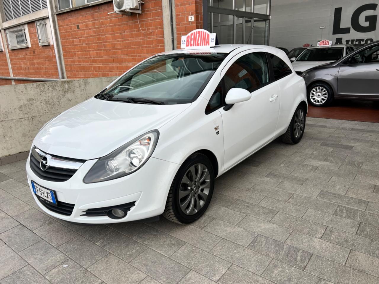 Opel Corsa 1.2 3 porte Edition