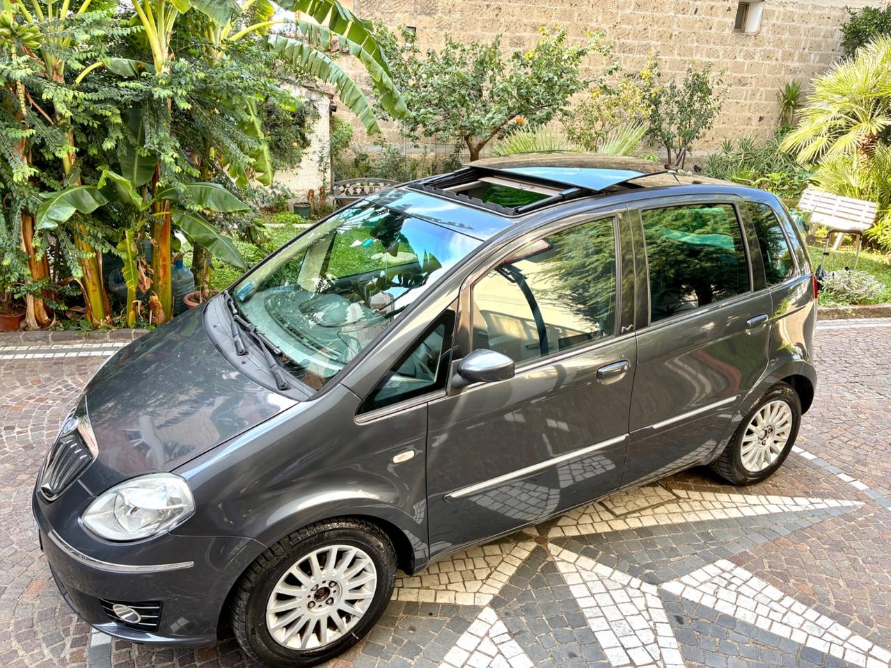 Lancia MUSA 1.4 16V Poltrona Frau