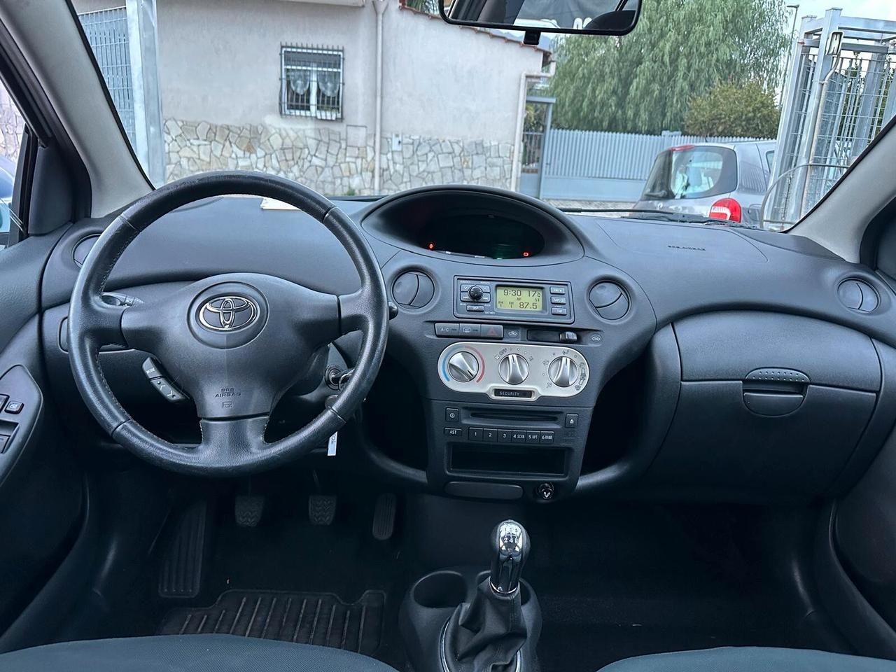 Toyota Yaris 1.0i 16V cat 5 porte Sol-2005